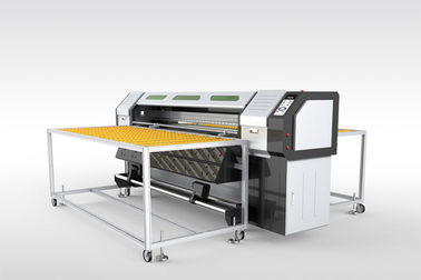 Porcellana stampatrice UV di Hybird di larghezza di 1800mm con il servomotore di CA di Leadshine fornitore